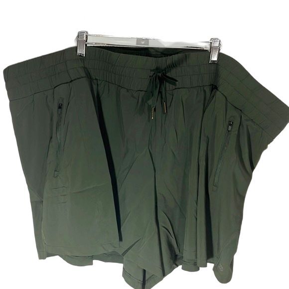 All in Motion Army Green Shorts NWT Size 4X - Picture 2 of 12